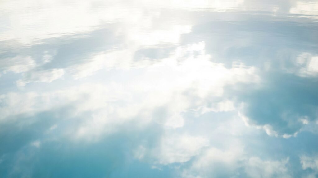 プールが印象的な夢のスピリチュアル的意味｜心の浄化や気づきを示すイメージ